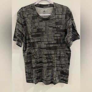 adidas men’s tshirt M